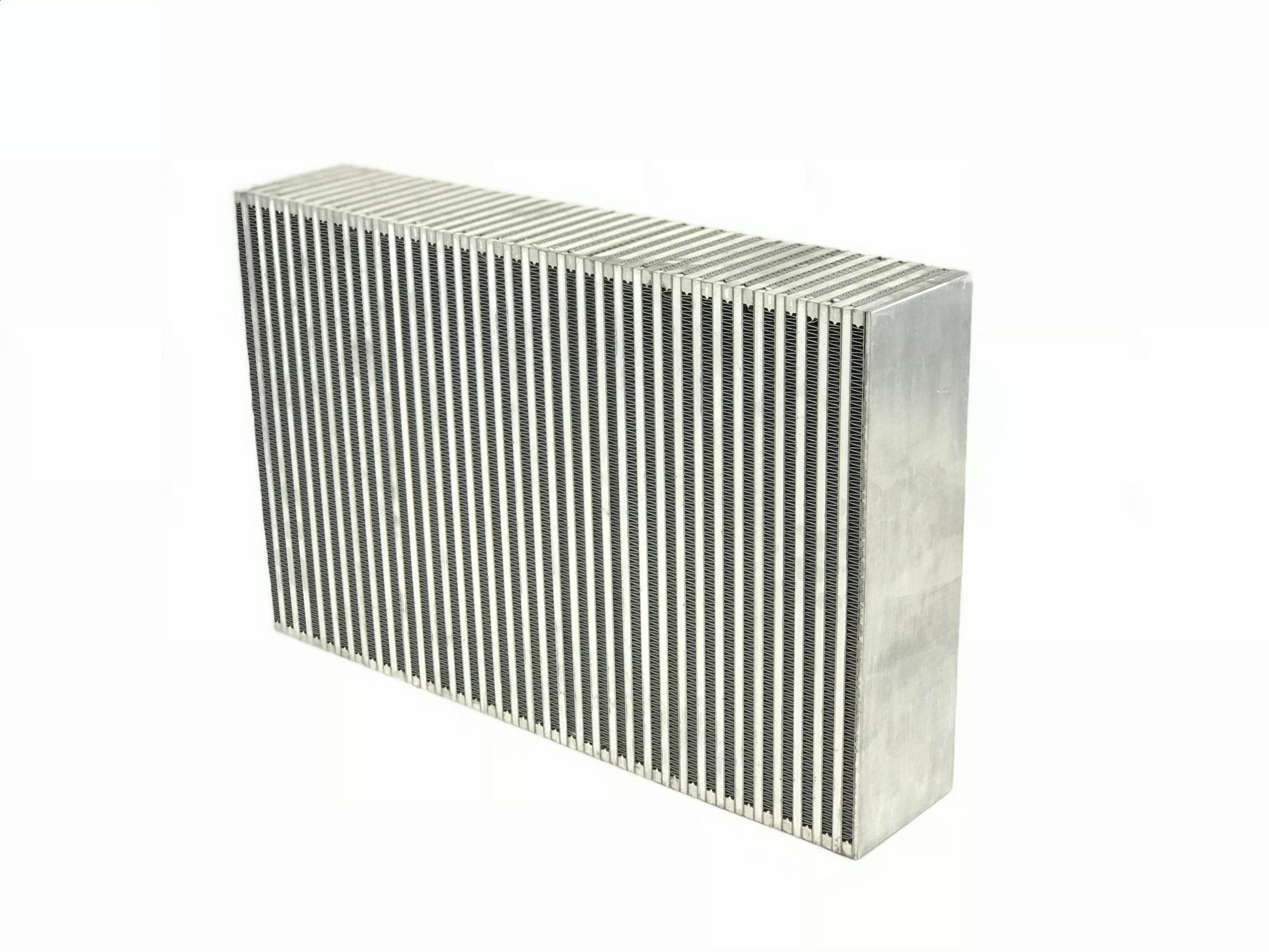 Rdzeń intercoolera CSF 8117 High Performance Bar&plate 22x14x4,5 (przepływ pionowy) do NISSAN GT-R (R35) 2009- — zdjęcie 1