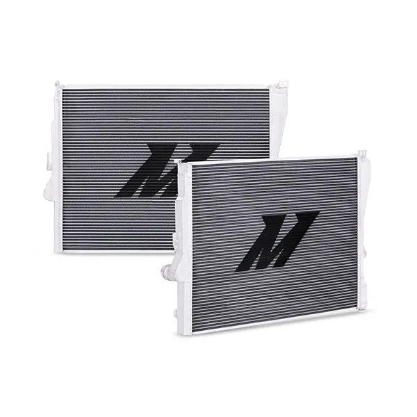 Aluminiowa chłodnica wody Mishimoto MMRAD-E46-323A BMW E46 323i, 325i, 328i, 330i 1999-2006 (skrzynia automatyczna) — zdjęcie 1